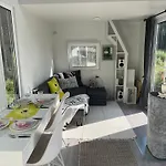 Huvilat Luxus Tiny House Saagala